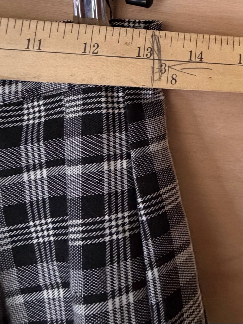 Cali 1850 Pleated Black and Gray Plaid Mini Skirt Size small preppy academia - Picture 8 of 8